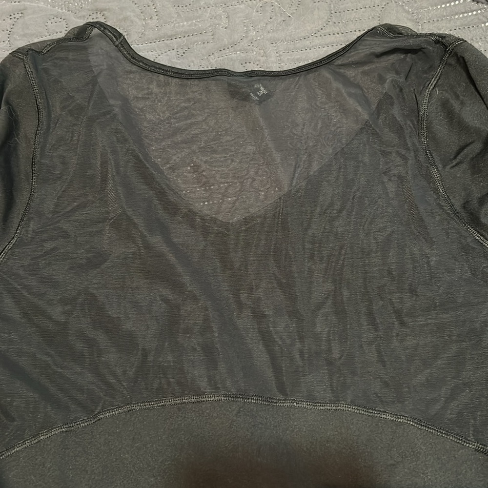 Work out top - Picture 3 of 4